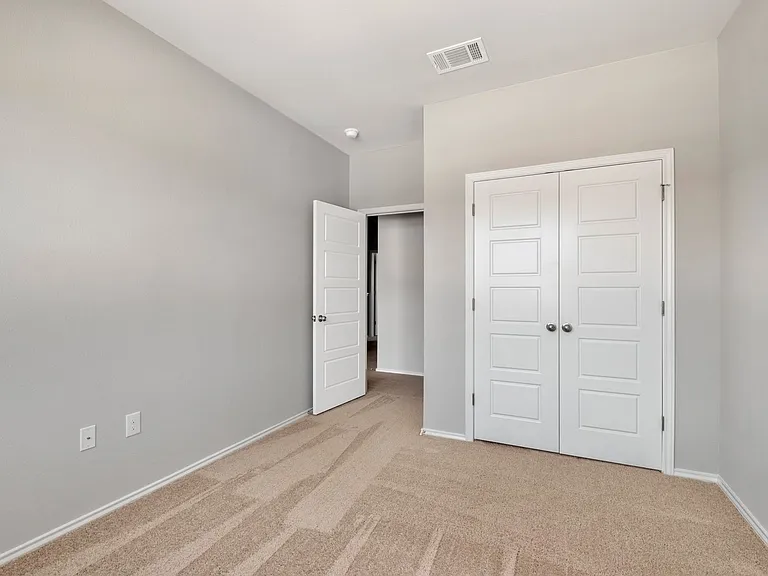 1203 Garland Rd — Photo 2