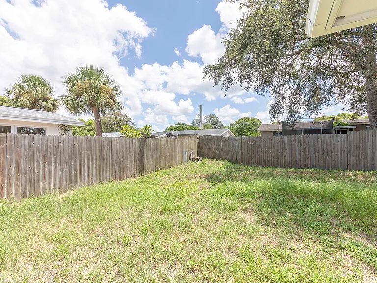 9026 Rainbow Ln — Photo 20
