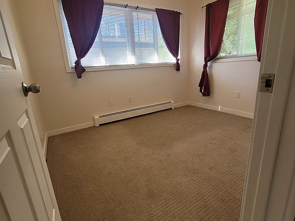 10x9' available 8/15/26