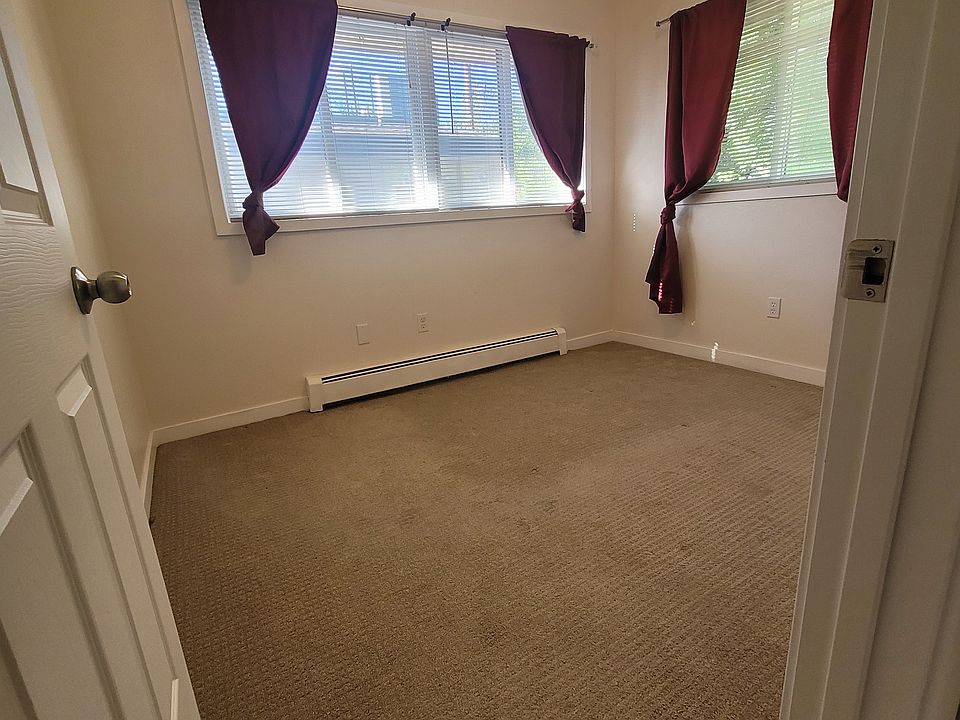 10x9' available 8/15/26