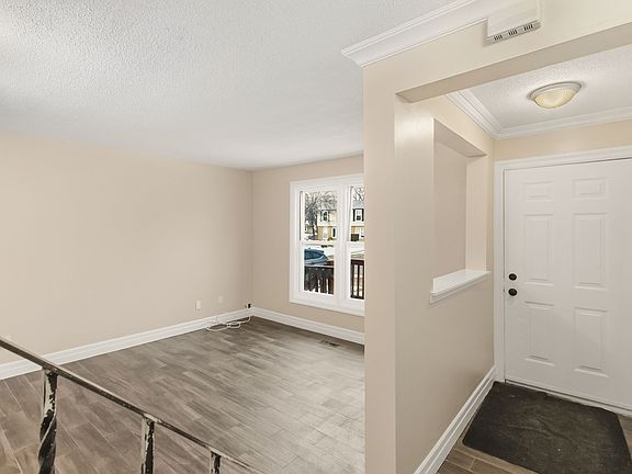 2nd image of 223 Brunswick Cres
