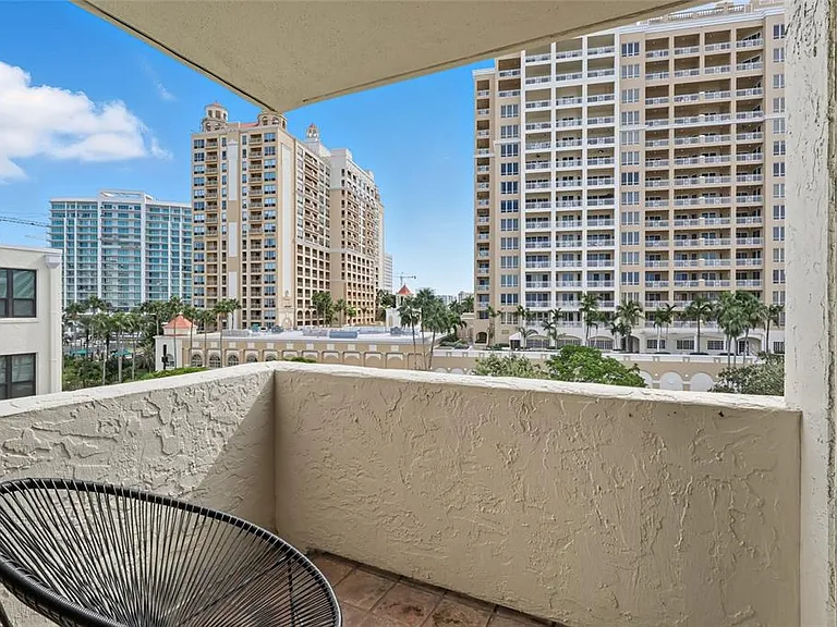 97 Sunset Dr #501 — Photo 32