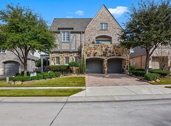 3rd image of 653 Clearwater Dr