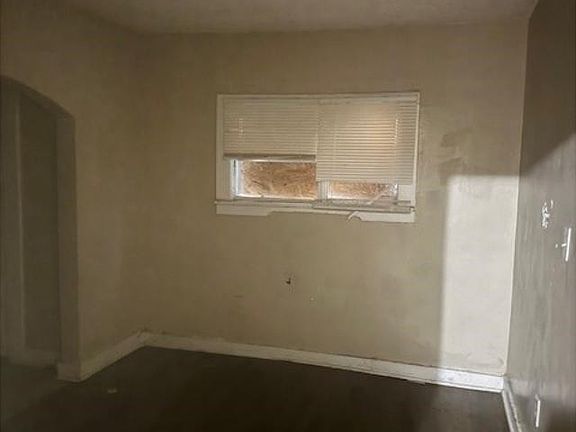 4th image of 1366 Quinn Ave