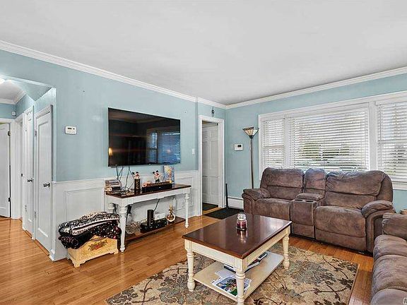 5th image of 76 Toronto Ave