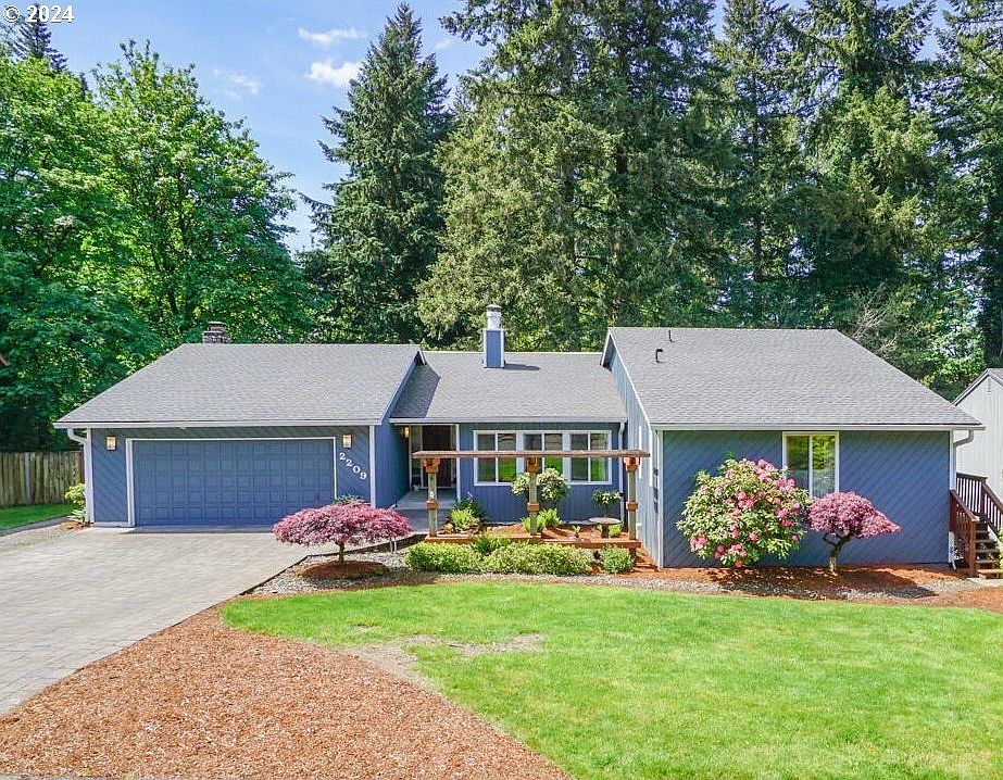 1st image of 2209 NE Brookview Dr