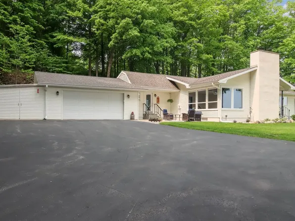 7035 Schell Rd, Buckley, MI 49620