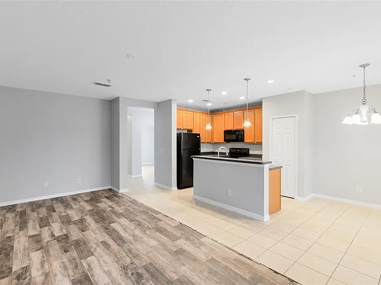 2064 Cypress Bay Blvd — Photo 6