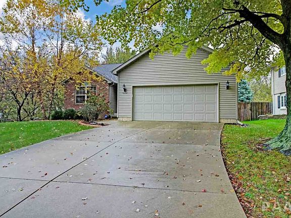 3rd image of 6212 N Fairlane Dr