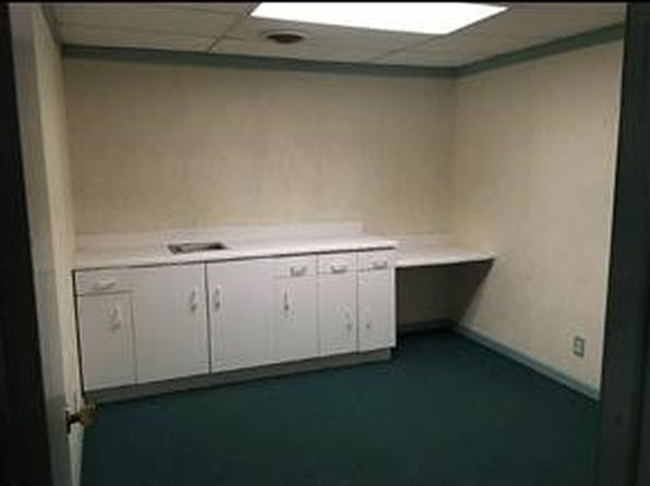 300 Longfellow St, Vandergrift, PA 15690