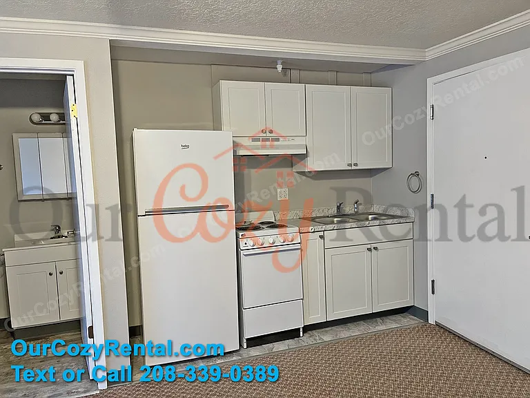 491 Caswell Ave W — Photo 1