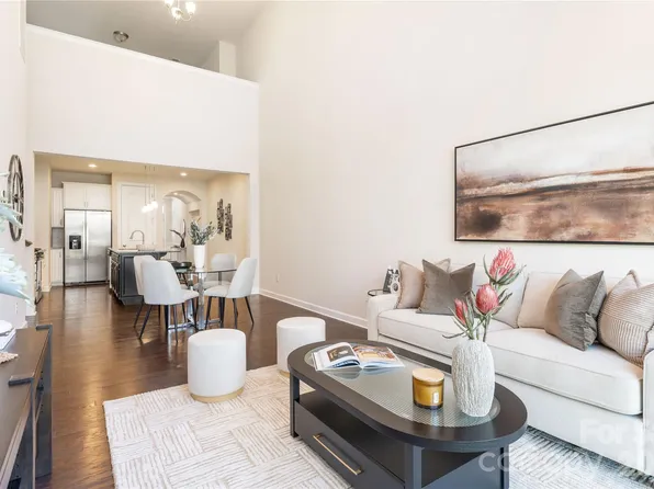 9320 Glenburn Ln, Charlotte, NC 28278