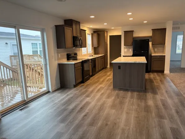 1006 E Park St #P1006, Gardner, KS 66030