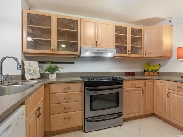 38 S Judd St APT 1B, Honolulu, HI 96817