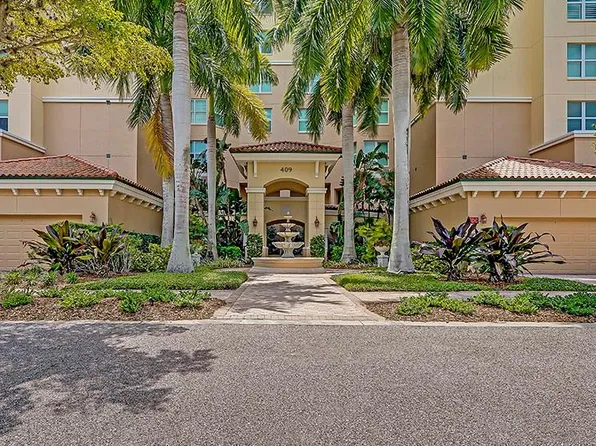 409 N Point Rd APT 704, Osprey, FL 34229