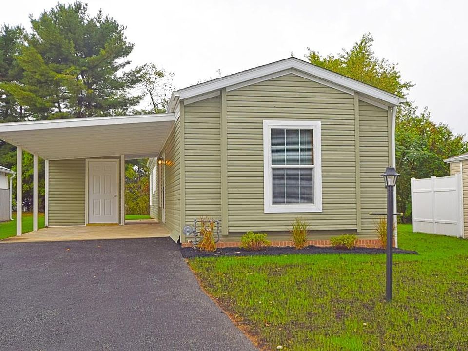 1st image of 172 Pembrooke Dr