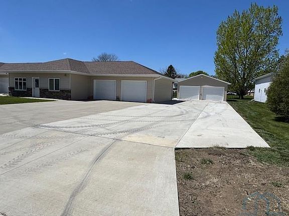 2nd image of 408 Lawman Ln