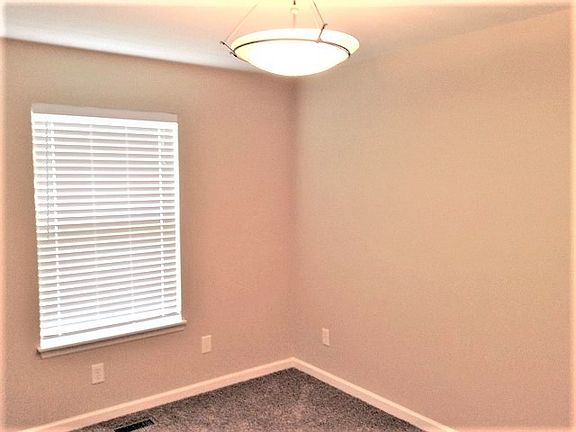 3rd image of 3072 Foxhound Dr