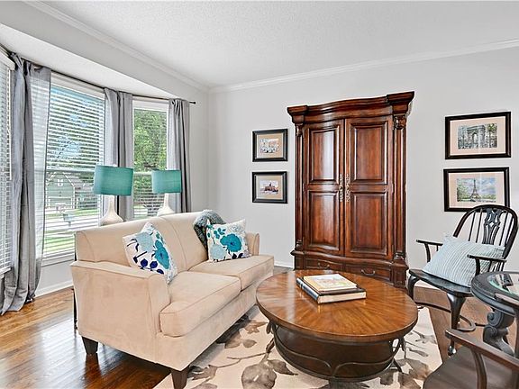 4th image of 14801 Eby St