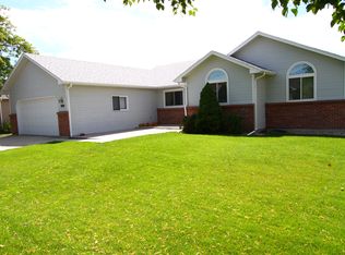 909 Welch Ave, Berthoud, CO 80513