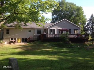 17203 Rapids Dr, Hersey, MI 49639