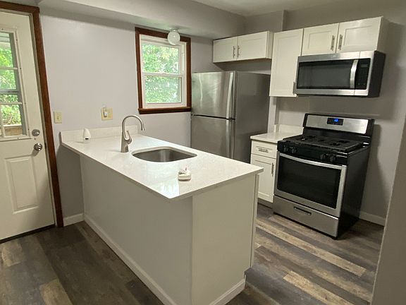 3rd image of 408 S 3rd Ave