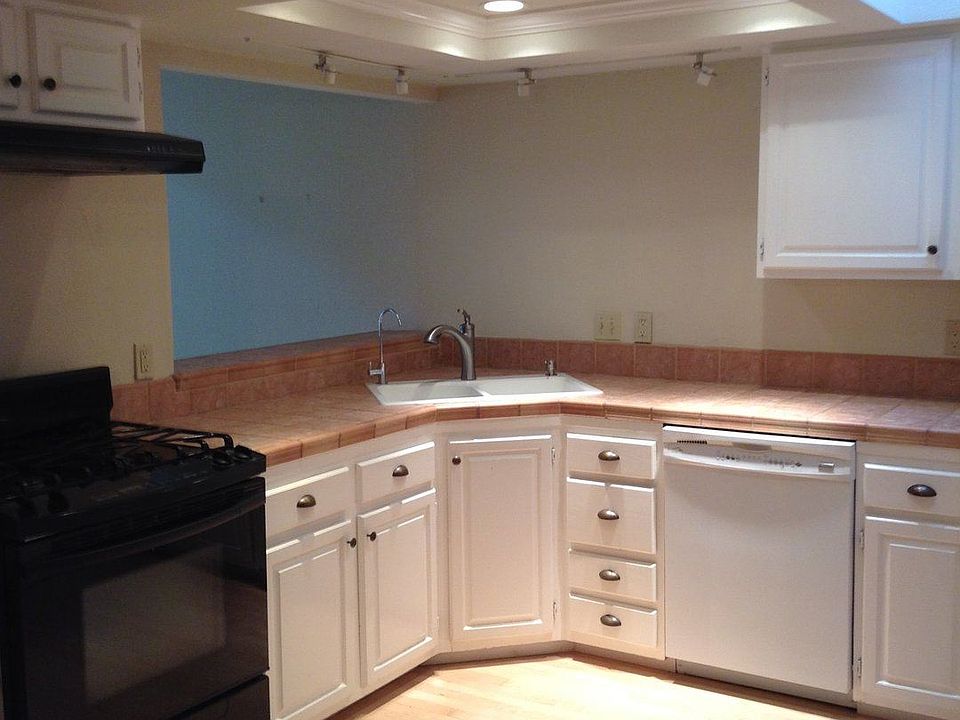 2nd image of 126 Camino Pacifico