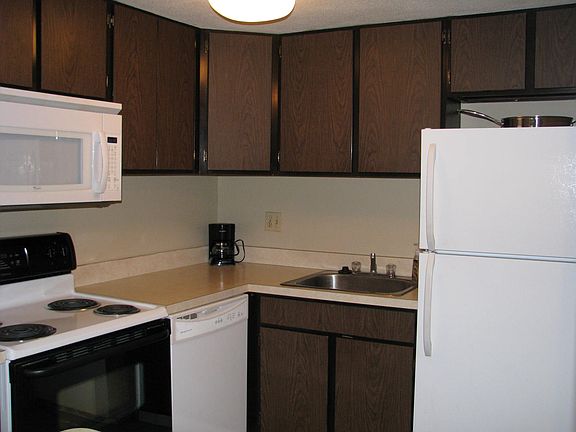 4th image of 2106 Kanawha Blvd E APT 425