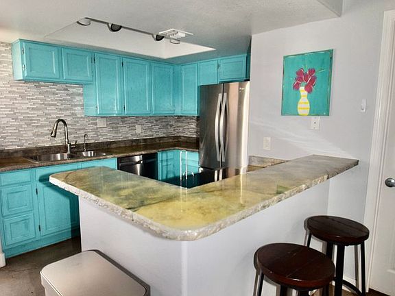 5th image of 1025 E Highland Ave Unit 39