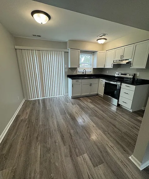 302-312 W Lincoln Ave #304 — Photo 2