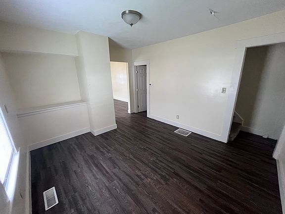 4th image of 1837 Hillsdale Ave