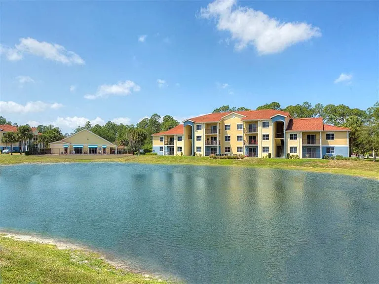 Tuscan Isle Apartments — Photo 7