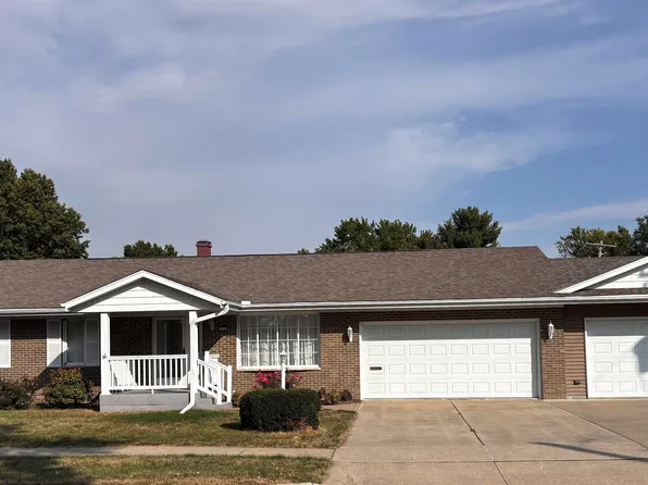 1033 Sweetbriar Pl, Galesburg, IL 61401