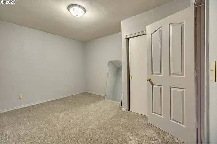 2825 Columbia Blvd — Photo 14