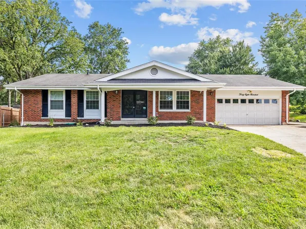 4800 Marchwood Dr, Saint Louis, MO 63128