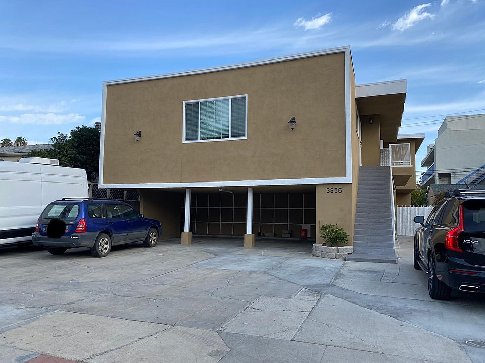 Exterior of building. 5 total units. Upstairs, front unit.