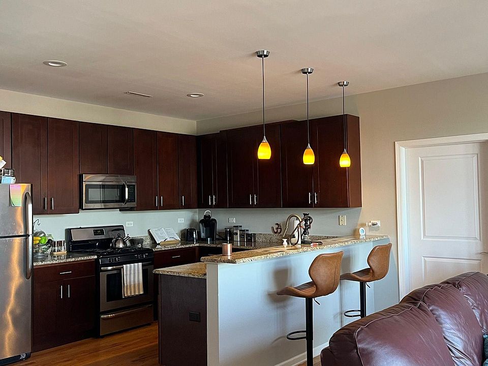 1st image of 2520 S Oakley Ave Unit 406