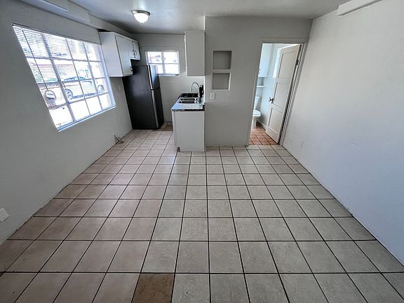 5th image of 2620-2630 N 14th Ave #Wi2620-5
