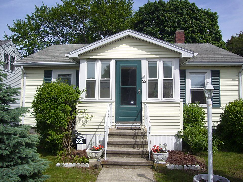 1st image of 32 Braintree Ave