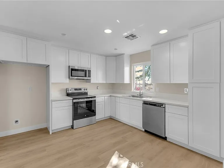 1341 Beach Club Dr — Photo 8