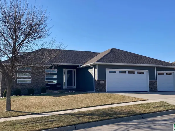 3325 Glen Ellen Rd, Sioux City, IA 51106