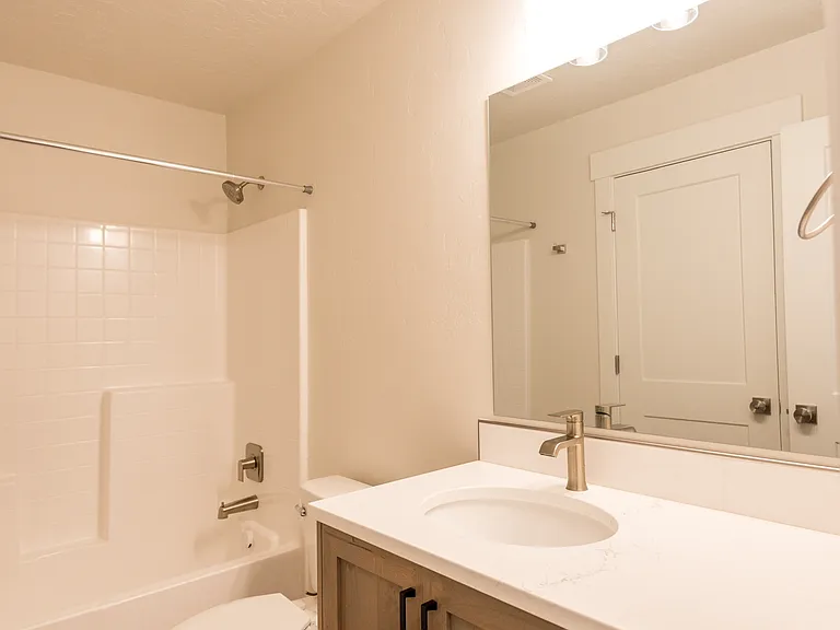 206 NE 3rd St #1 — Photo 11