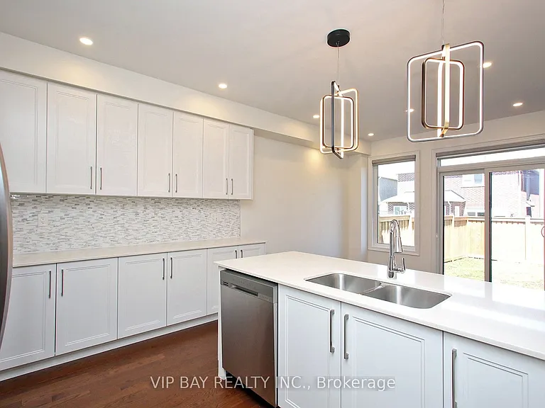 8 Tremoy Rd — Photo 10