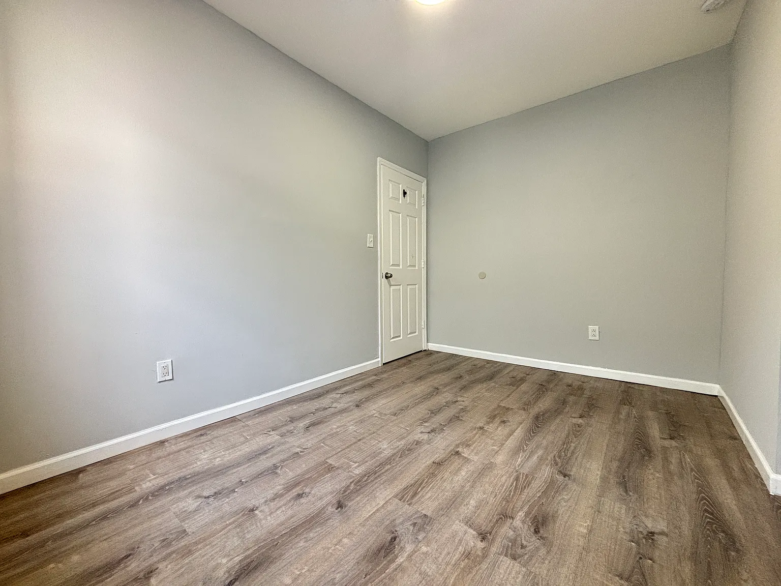 3 bed, 950 sqft, $2,200 — Photo 4