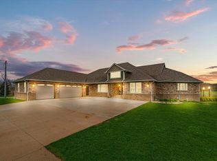 10016 E Hickory Ridge Dr, Rochelle, IL 61068