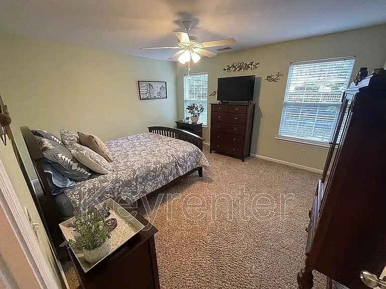 1716 Somersby Ln — Photo 3