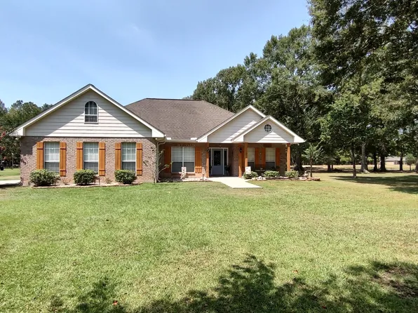 17 J M Carnell Rd, Poplarville, MS 39470