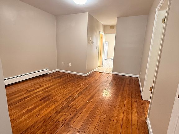5th image of 110 Taylor St #A