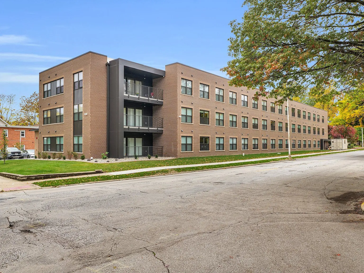 507 W. Springfield — Photo 1