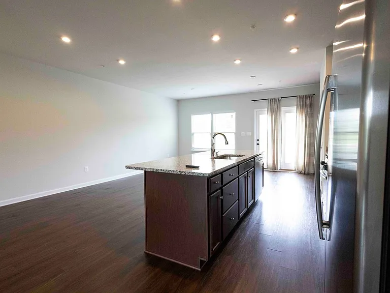 930 Dawes Ct — Photo 24